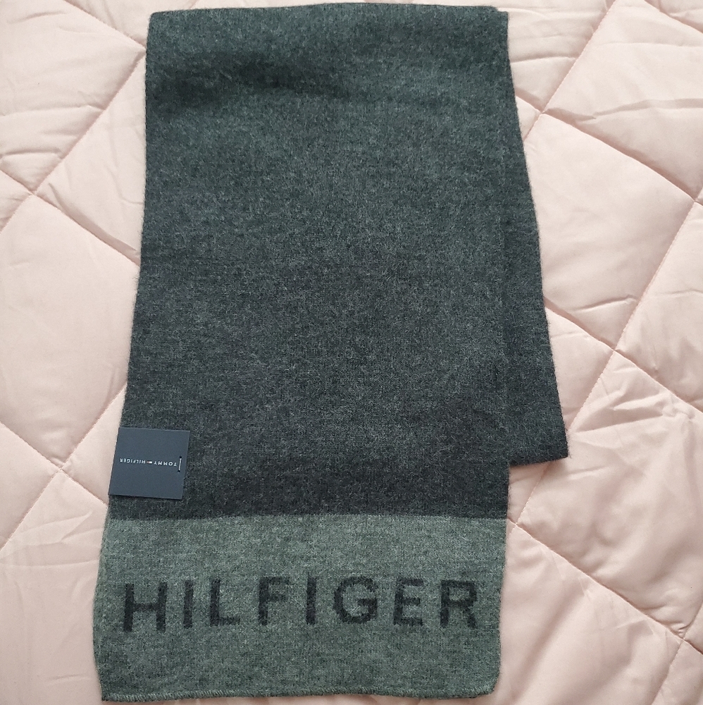 TOMMY HILFIGER scarf